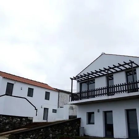 בית חווה Sara Village São Roque do Pico